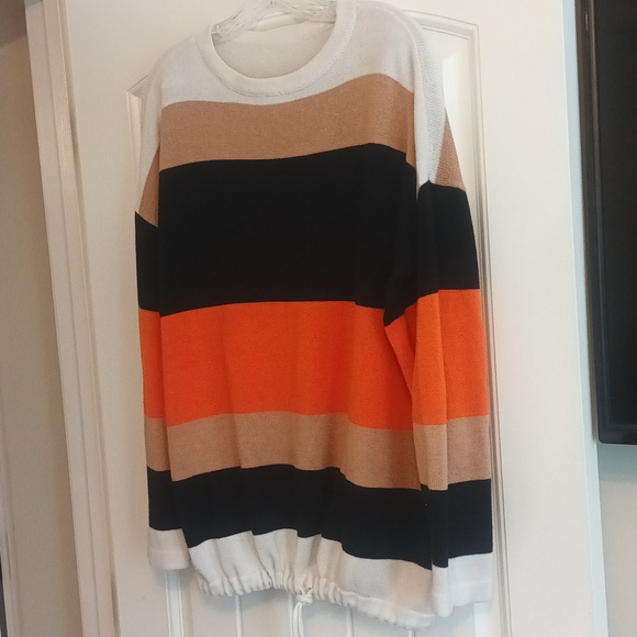 Multi color Sweater - Picture 2 of 6